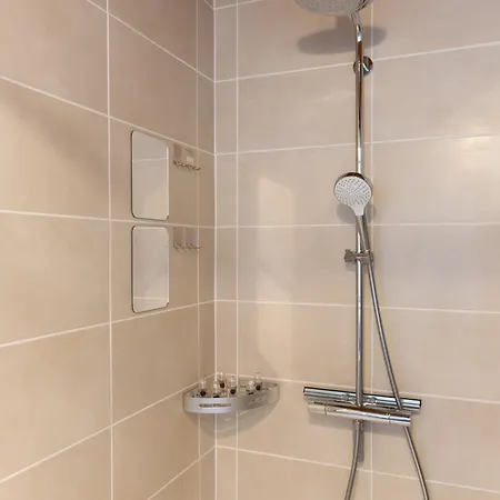 Lit Rond Tres Grand Et Confortable - Garage Possible Ou Parking Gratuit Rue - Gare 2 Min Et Ville 4 Min En Tram - Ciel Etoile - Netflix Videoprojecteur - Luxe Et Evasion Strasbourg Exterior photo