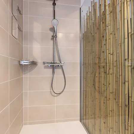 Lit Rond Tres Grand Et Confortable - Garage Possible Ou Parking Gratuit Rue - Gare 2 Min Et Ville 4 Min En Tram - Ciel Etoile - Netflix Videoprojecteur - Luxe Et Evasion Strasbourg Exterior photo