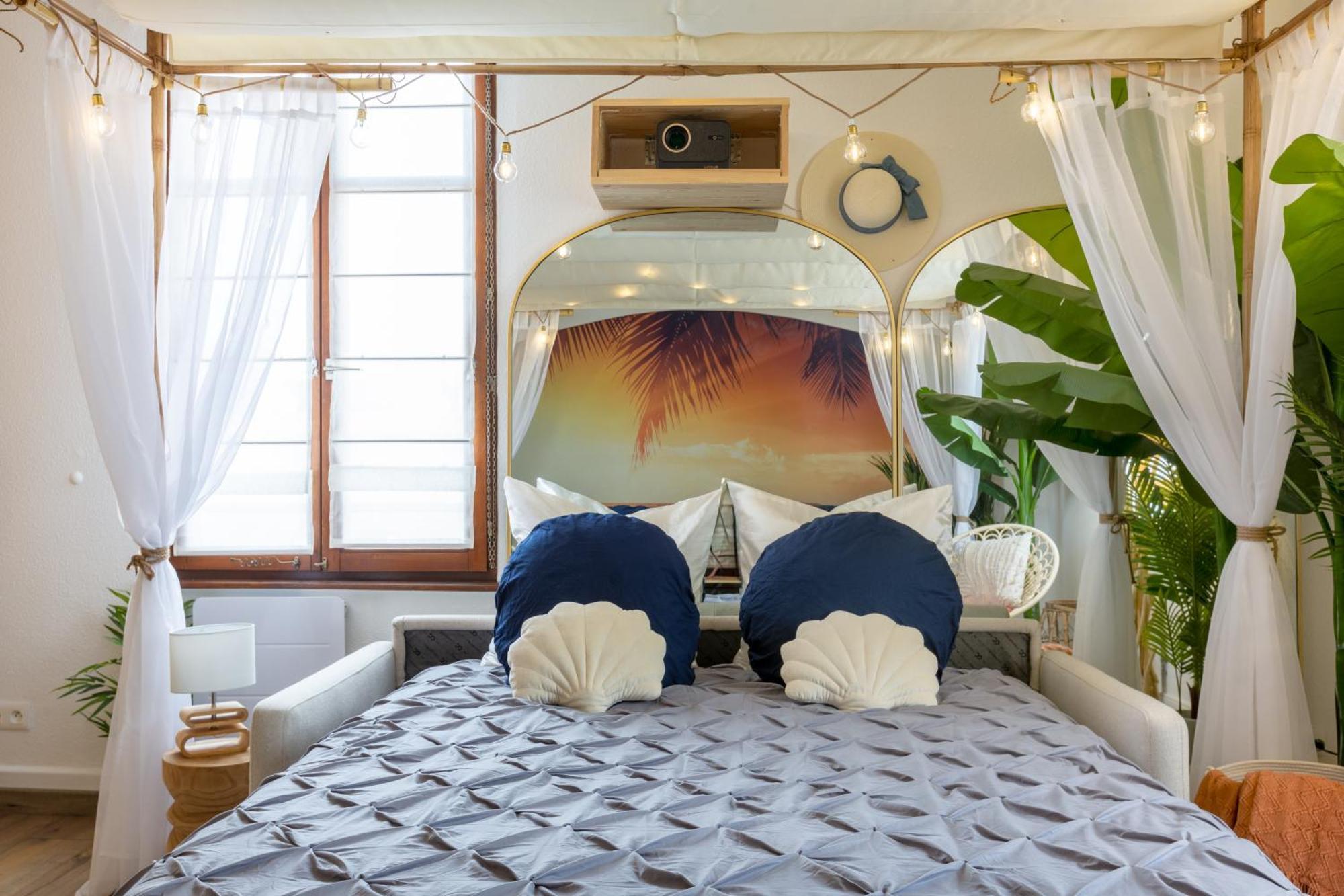 Lit Rond Tres Grand Et Confortable - Garage Possible Ou Parking Gratuit Rue - Gare 2 Min Et 4 Min En Tram - Ciel Etoile - Netflix Videoprojecteur - Luxe Et Evasion Strasbourg